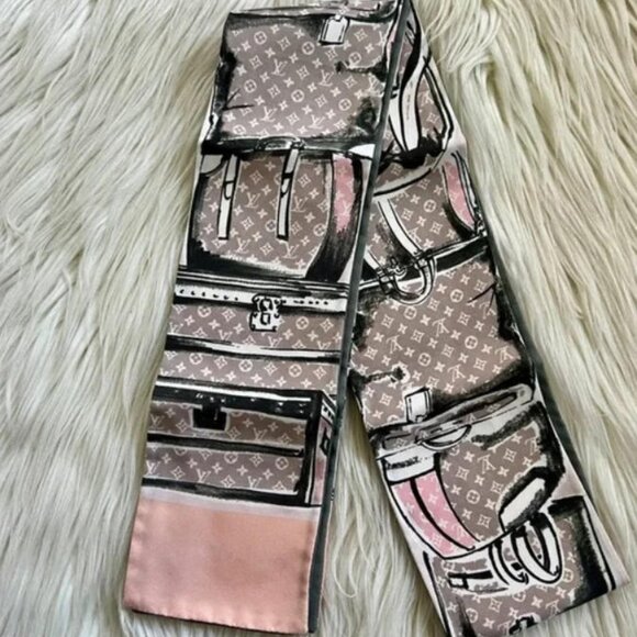 Louis Vuitton Rare & Limited Edition Pink and Gray Rose Poudre Trunks Silk Scarf - Picture 9 of 10